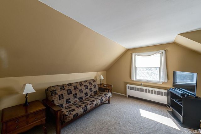 10 Wallace Drive, Plainview, NY 11803