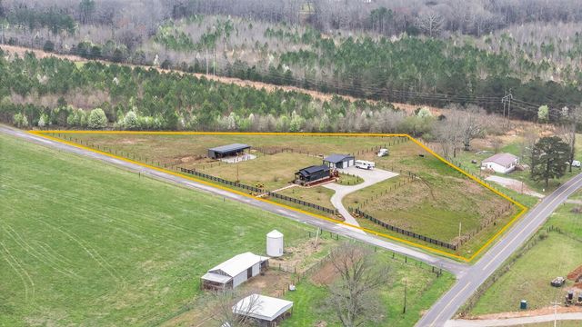 1765 Sugartree Springs Rd, Belvidere, TN 37306