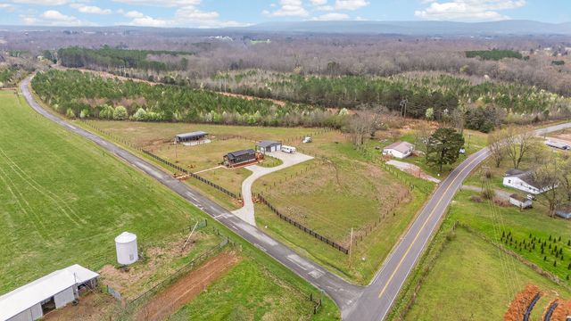 1765 Sugartree Springs Rd, Belvidere, TN 37306