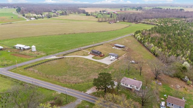 1765 Sugartree Springs Rd, Belvidere, TN 37306