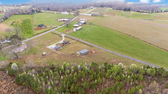 1765 Sugartree Springs Rd, Belvidere, TN 37306