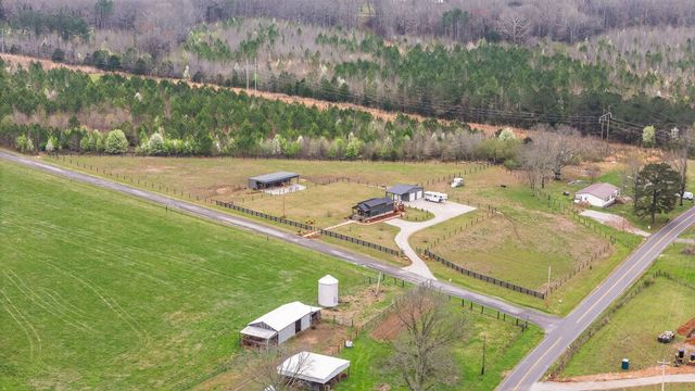 1765 Sugartree Springs Rd, Belvidere, TN 37306