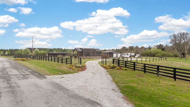 1765 Sugartree Springs Rd, Belvidere, TN 37306