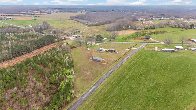 1765 Sugartree Springs Rd, Belvidere, TN 37306