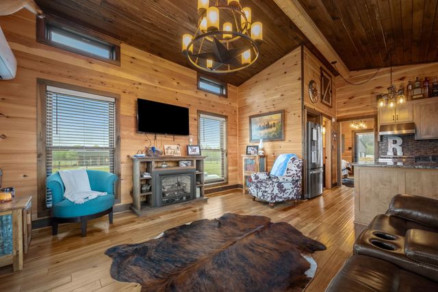 1765 Sugartree Springs Rd, Belvidere, TN 37306