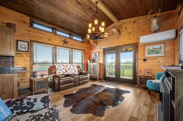 1765 Sugartree Springs Rd, Belvidere, TN 37306