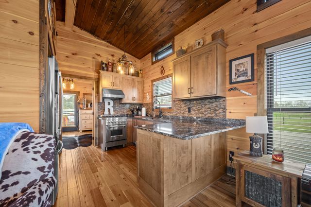 1765 Sugartree Springs Rd, Belvidere, TN 37306