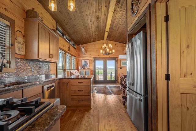 1765 Sugartree Springs Rd, Belvidere, TN 37306