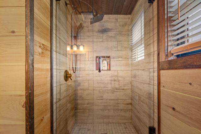 1765 Sugartree Springs Rd, Belvidere, TN 37306