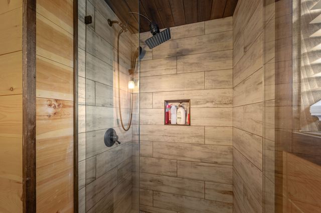 1765 Sugartree Springs Rd, Belvidere, TN 37306