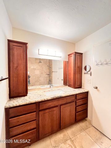 5675 N Camino Esplendora Apt 5129, Tucson, AZ 85718