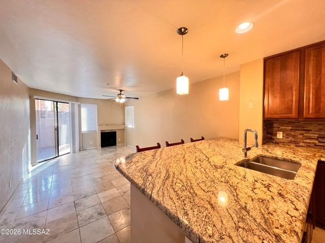 5675 N Camino Esplendora Apt 5129, Tucson, AZ 85718