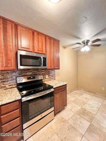 5675 N Camino Esplendora Apt 5129, Tucson, AZ 85718