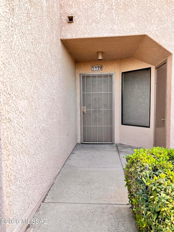 5675 N Camino Esplendora Apt 5129, Tucson, AZ 85718