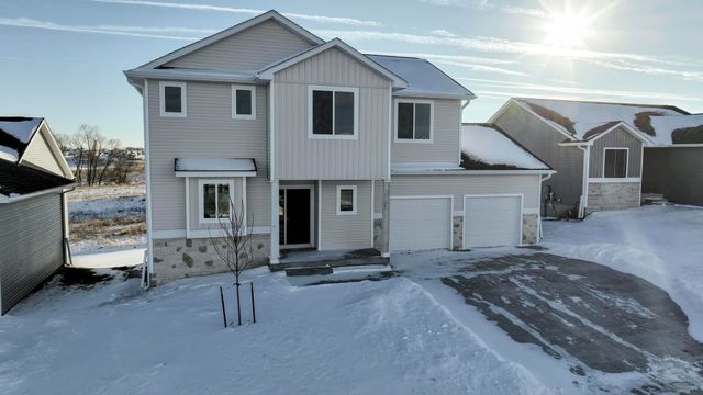 712 Plainside Avenue, Norwalk, IA 50211