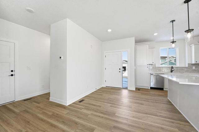 712 Plainside Avenue, Norwalk, IA 50211