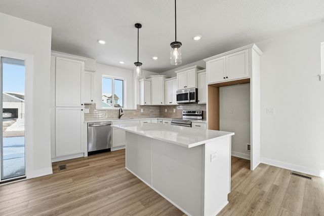 712 Plainside Avenue, Norwalk, IA 50211