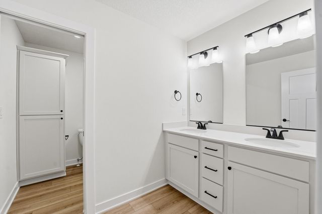 712 Plainside Avenue, Norwalk, IA 50211