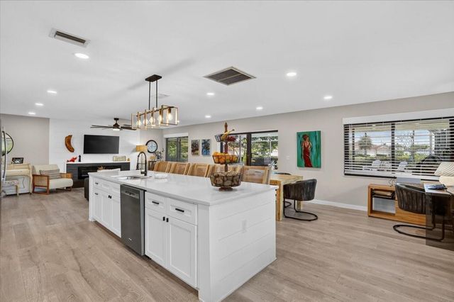 7204 13TH AVENUE W, Bradenton, FL 34209