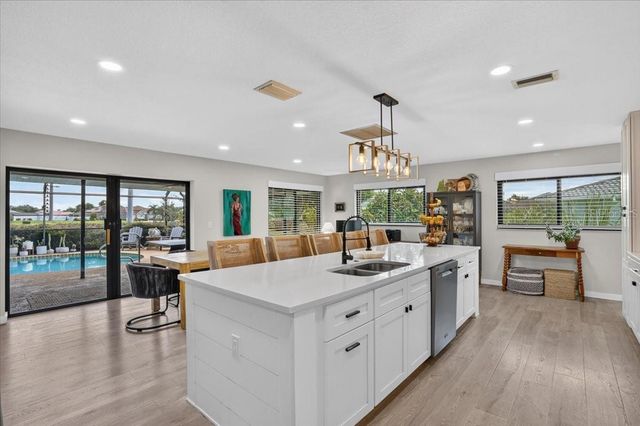7204 13TH AVENUE W, Bradenton, FL 34209
