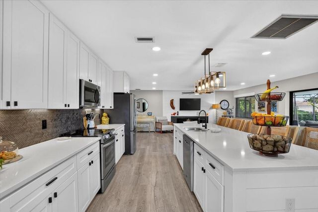 7204 13TH AVENUE W, Bradenton, FL 34209