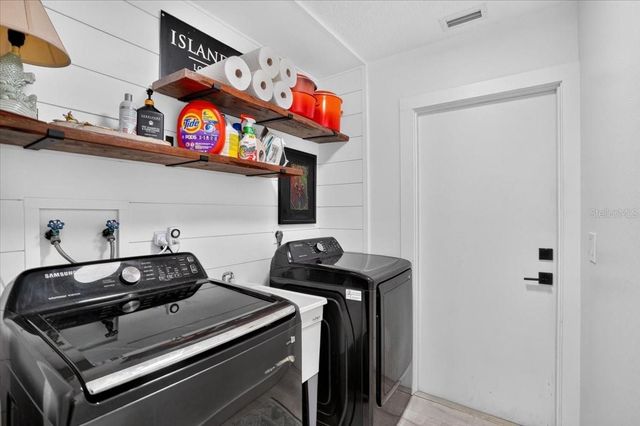 7204 13TH AVENUE W, Bradenton, FL 34209