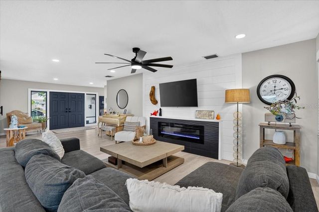 7204 13TH AVENUE W, Bradenton, FL 34209