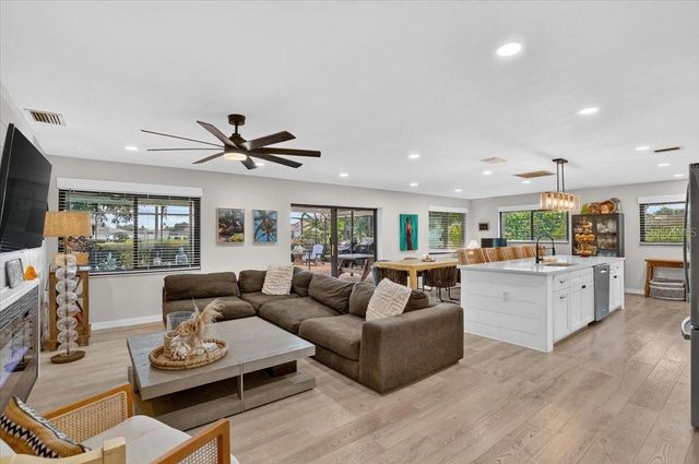 7204 13TH AVENUE W, Bradenton, FL 34209