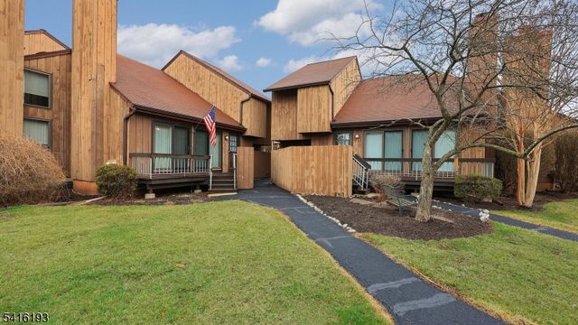118 Bluebird Dr 4A, Hillsborough Twp., NJ 08844