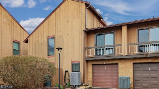 118 Bluebird Dr 4A, Hillsborough Twp., NJ 08844