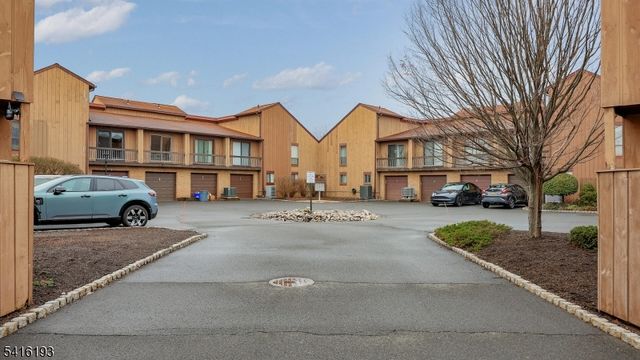 118 Bluebird Dr 4A 4A, Hillsborough Twp., NJ 08844