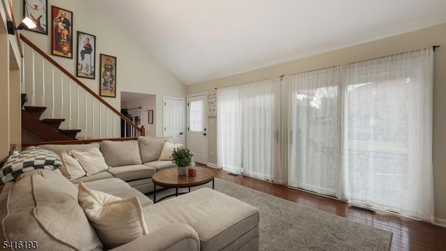 118 Bluebird Dr 4A, Hillsborough Twp., NJ 08844