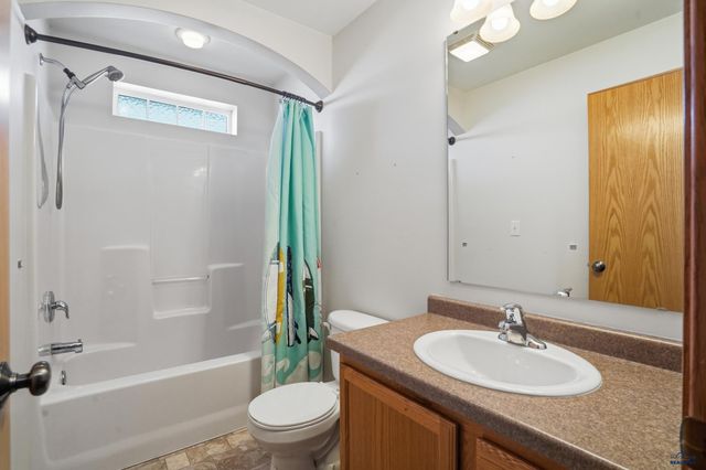 2925 ORCHARD LN, Rapid City, SD 57703