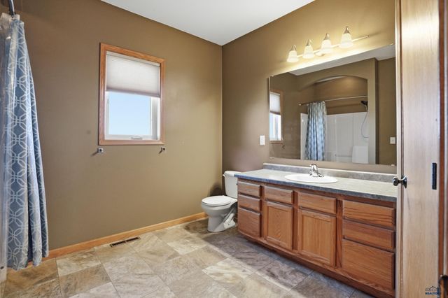2925 ORCHARD LN, Rapid City, SD 57703
