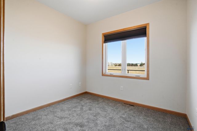 2925 ORCHARD LN, Rapid City, SD 57703