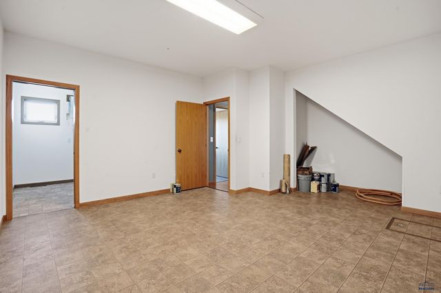 2925 ORCHARD LN, Rapid City, SD 57703