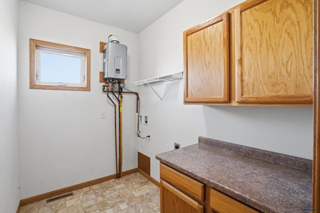 2925 ORCHARD LN, Rapid City, SD 57703