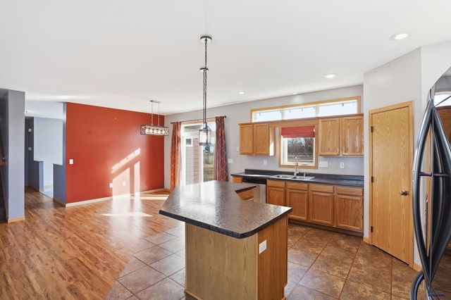 2925 ORCHARD LN, Rapid City, SD 57703