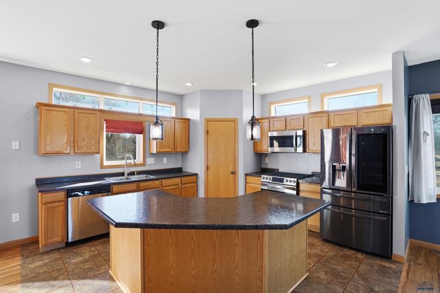 2925 ORCHARD LN, Rapid City, SD 57703