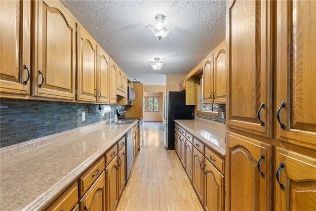 34 Leatherwood Drive, Holiday Island, AR 72631