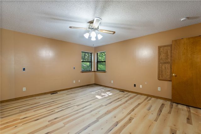34 Leatherwood Drive, Holiday Island, AR 72631