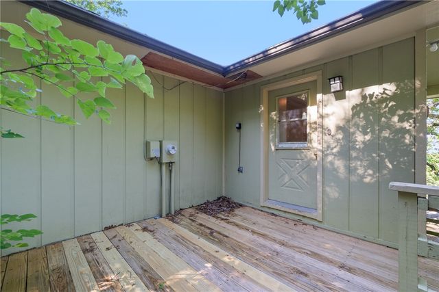 34 Leatherwood Drive, Holiday Island, AR 72631