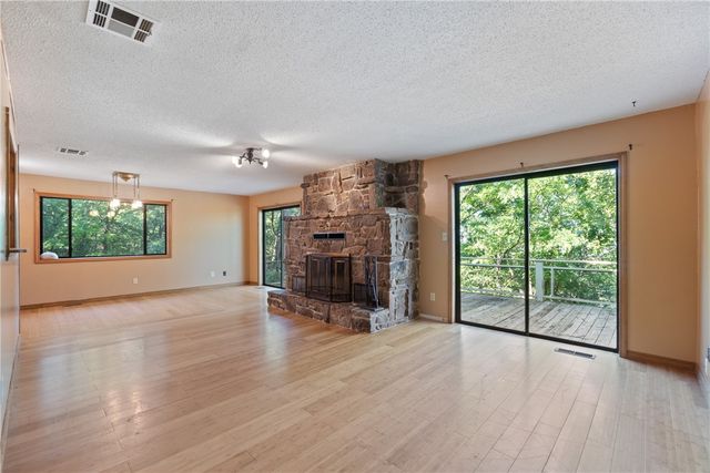 34 Leatherwood Drive, Holiday Island, AR 72631