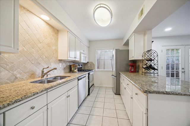 5826 Doliver Drive 55, Houston, TX 77057