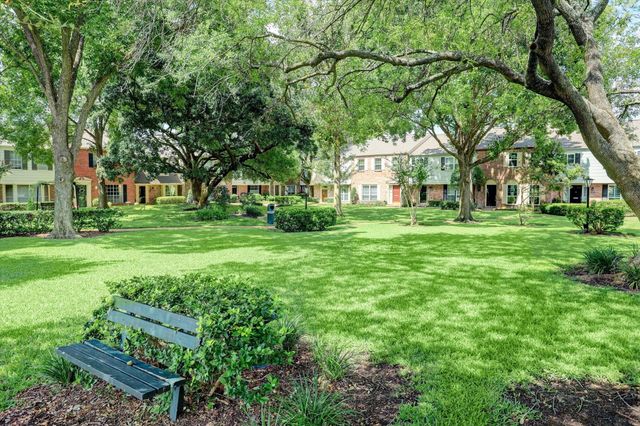 5826 Doliver Drive 55, Houston, TX 77057