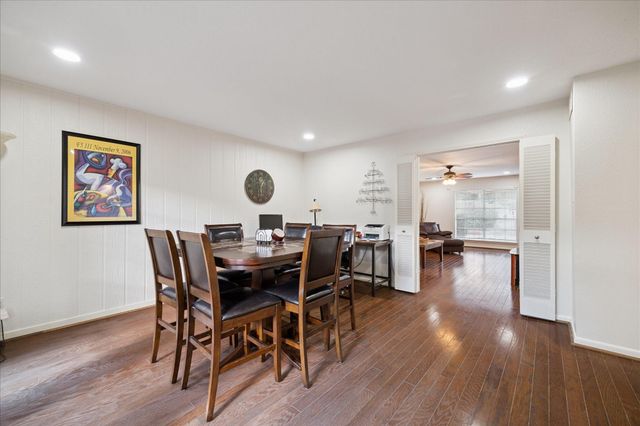 5826 Doliver Drive 55, Houston, TX 77057