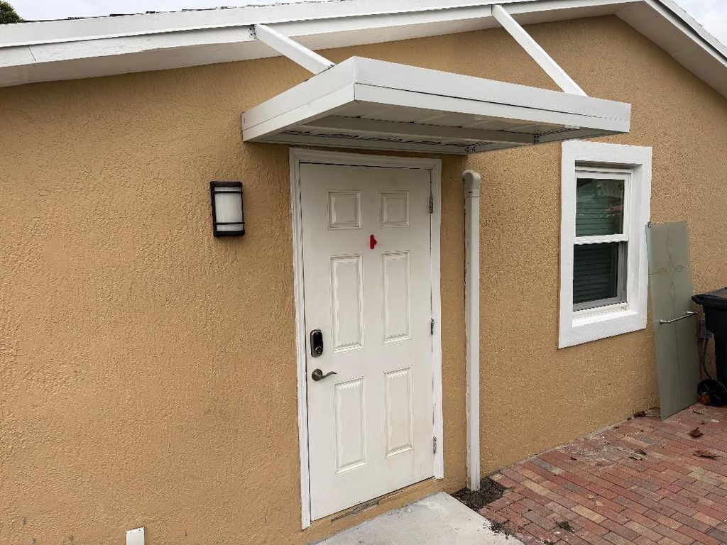 816 Greenbriar Drive, Lake Park, FL 33403