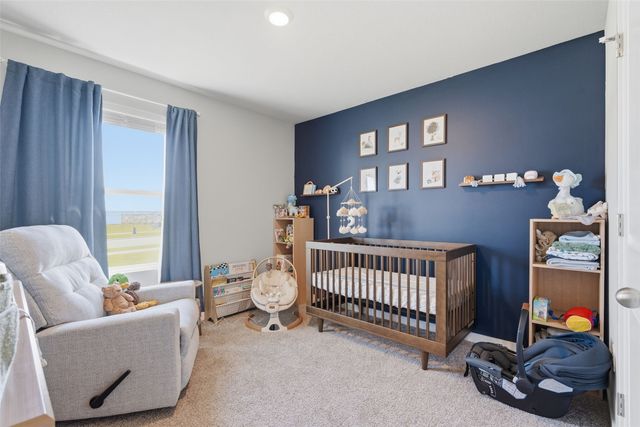 7603 Crossroads Drive SW, Cedar Rapids, IA 52404