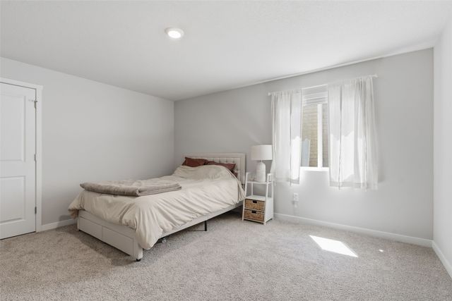 7603 Crossroads Drive SW, Cedar Rapids, IA 52404