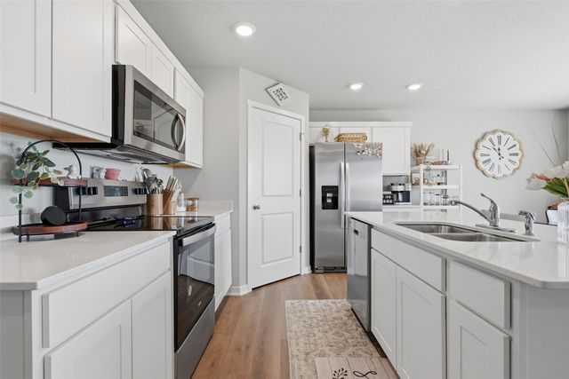 7603 Crossroads Drive SW, Cedar Rapids, IA 52404